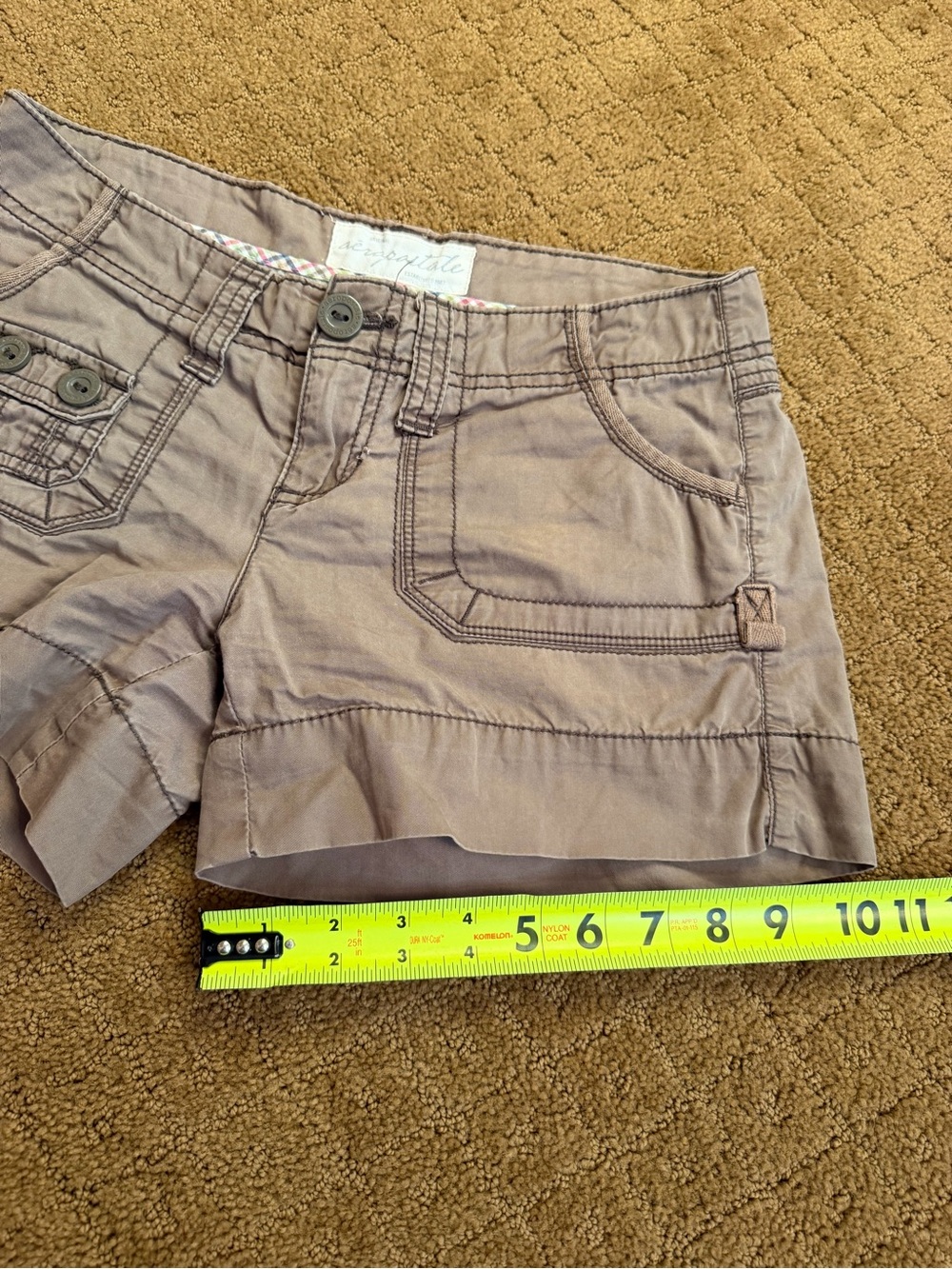 Vintage Aéropostale Beige Cargo Shorts Low Rise Women’s 1/2 Y2K - Picture 3 of 8